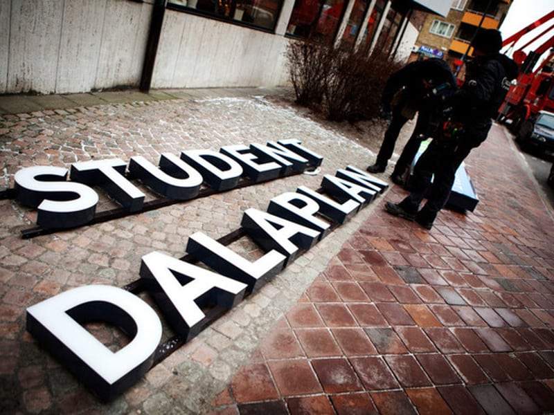 Uppsättning av skylt på Dalaplan